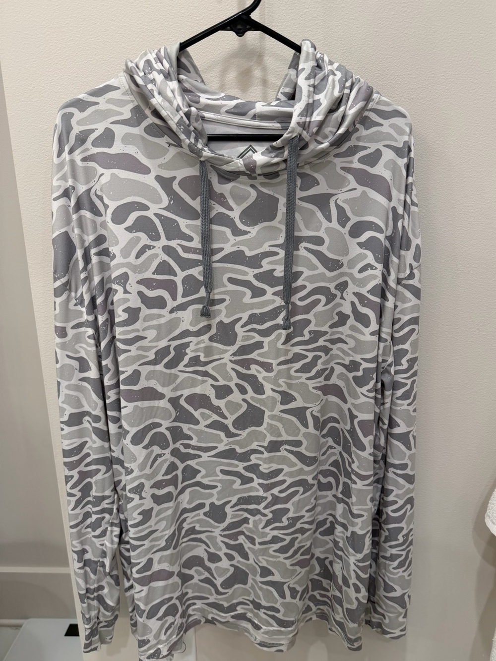 BURLEBO Men’s White Camo performance hoodie